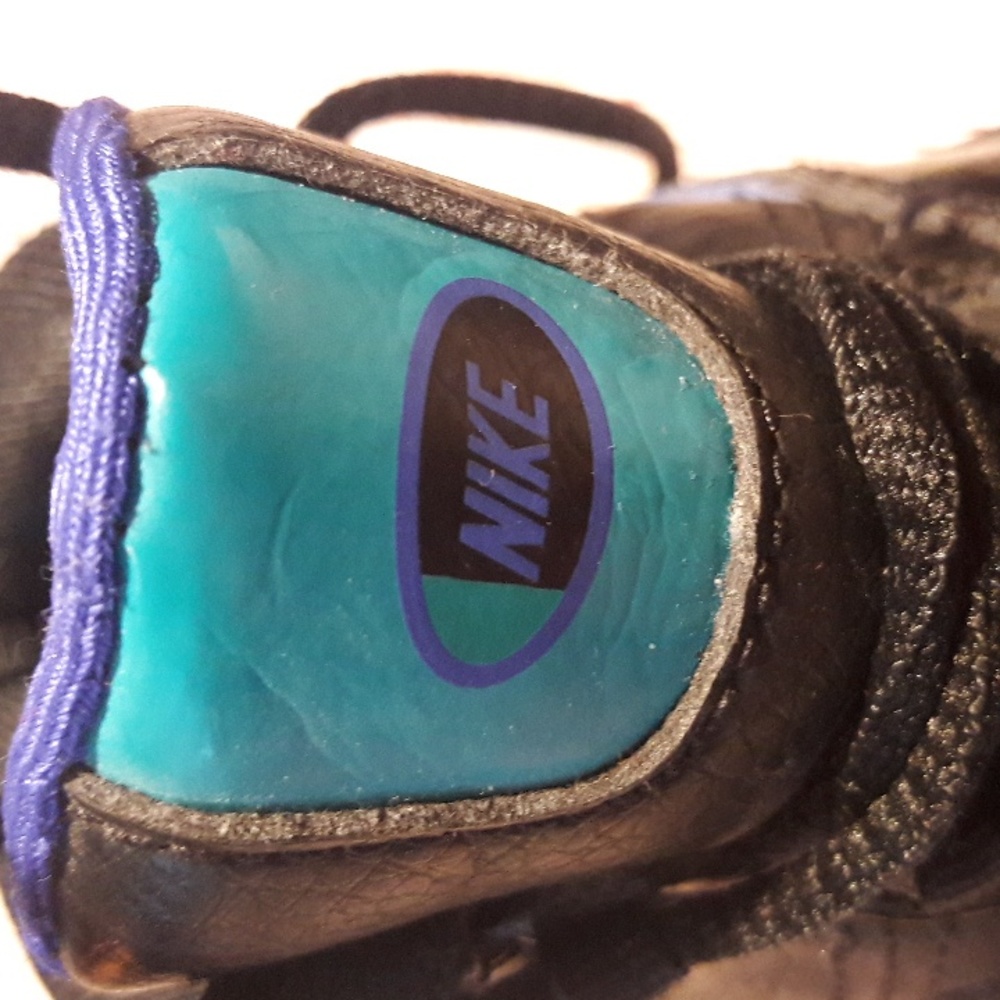 Nike boy's high top black purple green sneaker - Picture 9 of 13